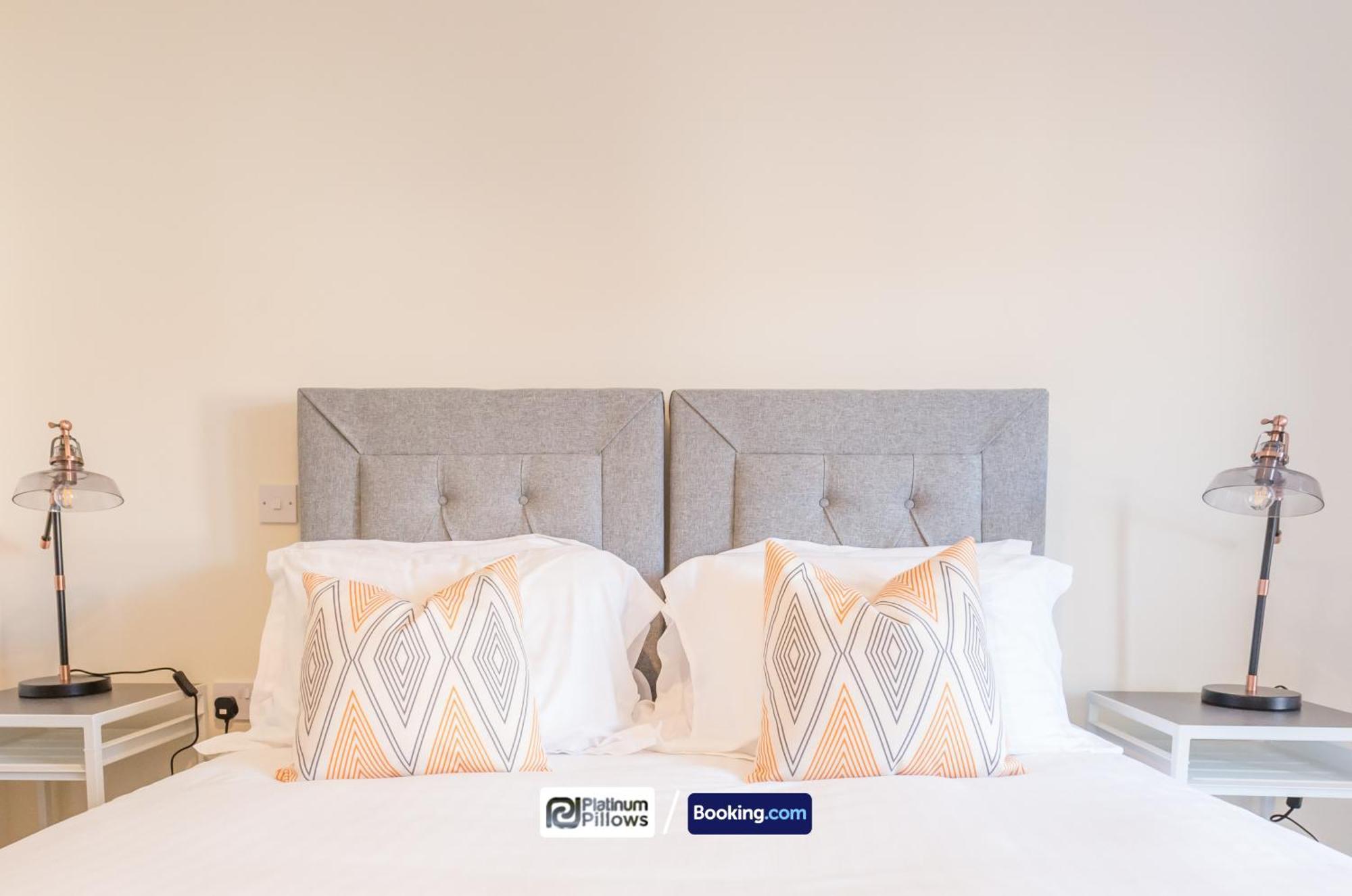 Modern Oxford 2 Bedroom Apartments, Families & Contractor Accommodation, Near John Radcliffe Hospital Exterior foto