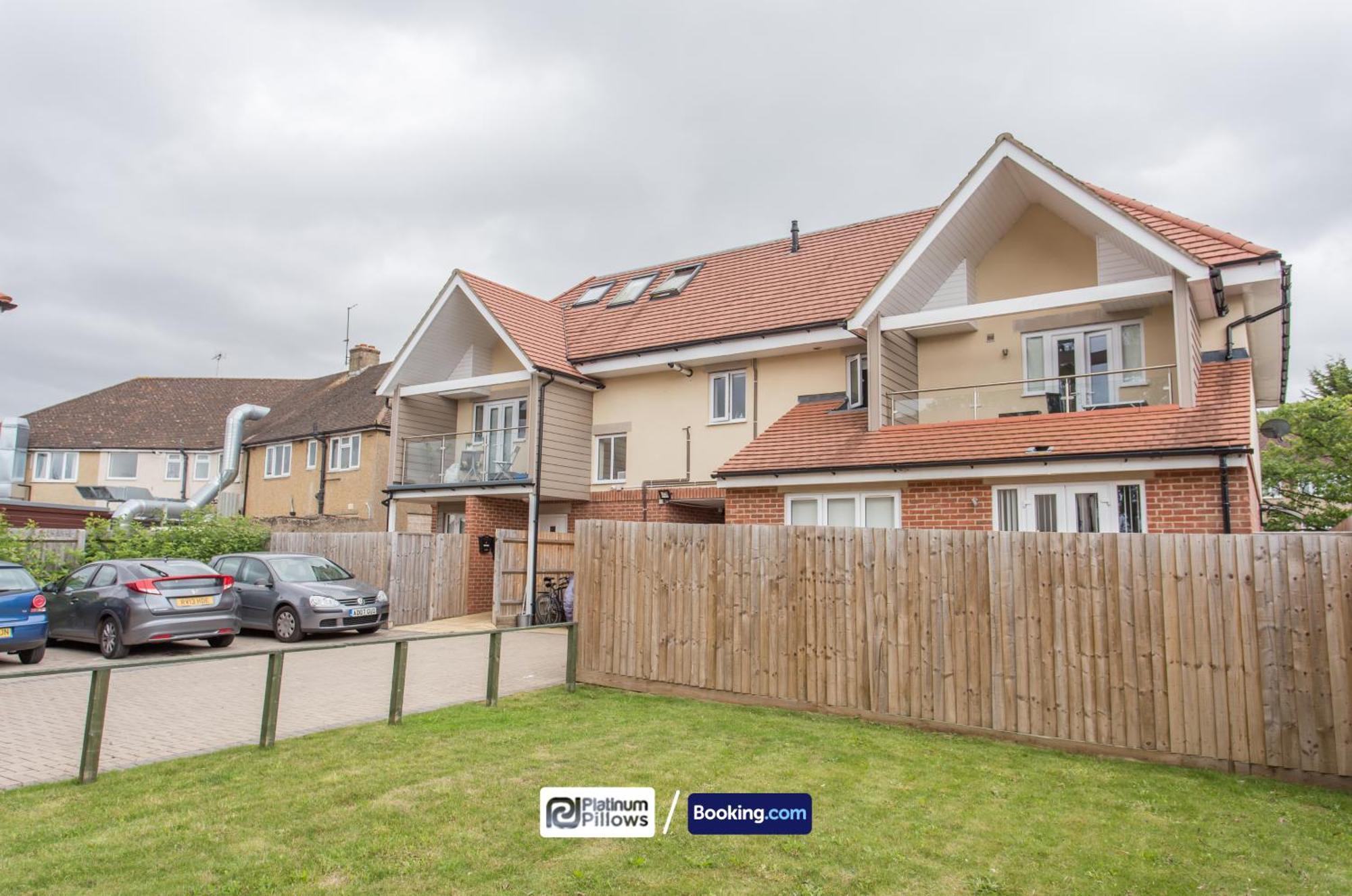 Modern Oxford 2 Bedroom Apartments, Families & Contractor Accommodation, Near John Radcliffe Hospital Exterior foto